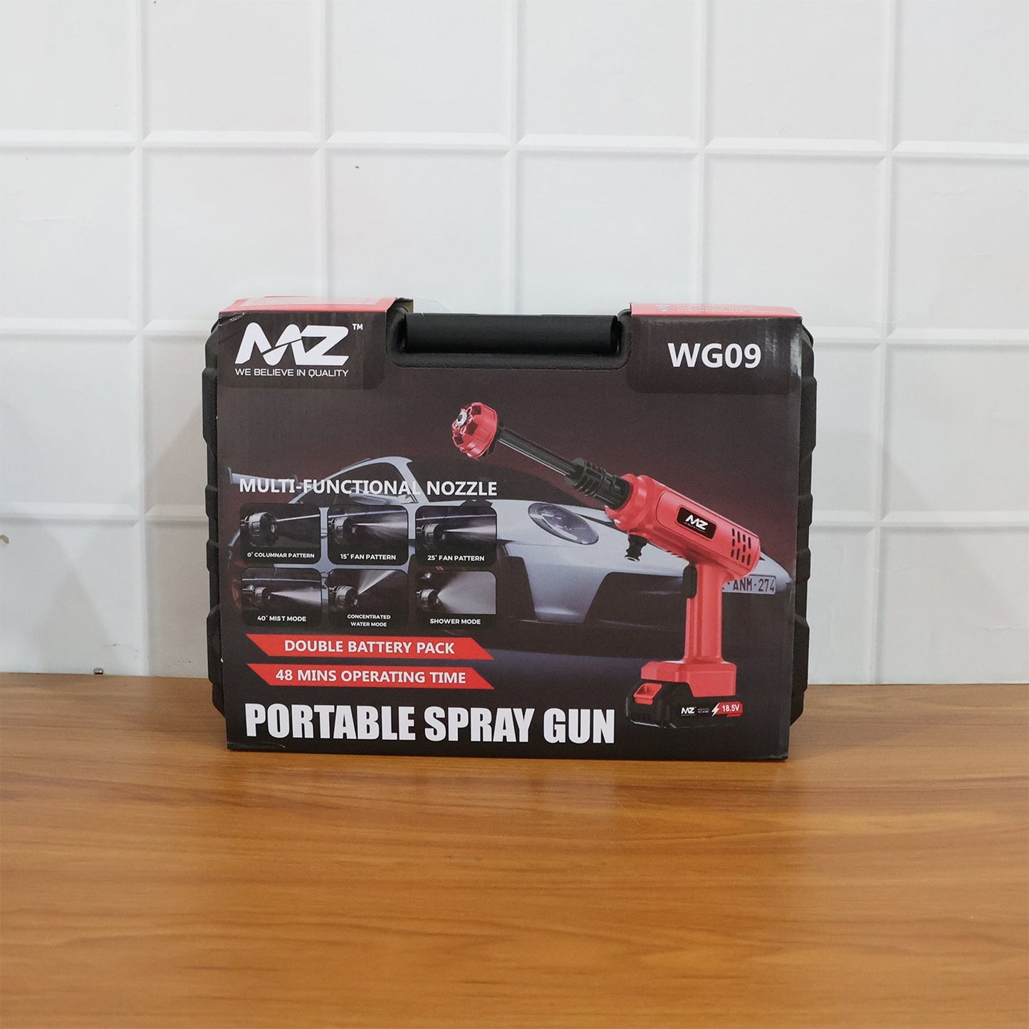 Portable rechargeable high-pressure spray gun for garden and home maintenance