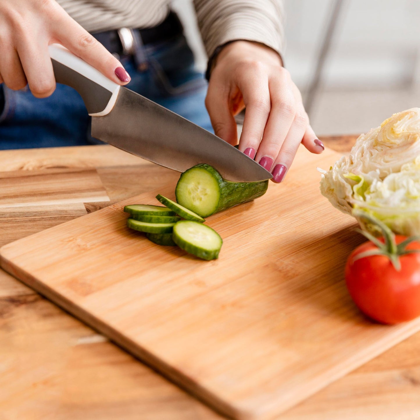 Top-down view of the spacious bamboo cutting board, ideal for large tasks.