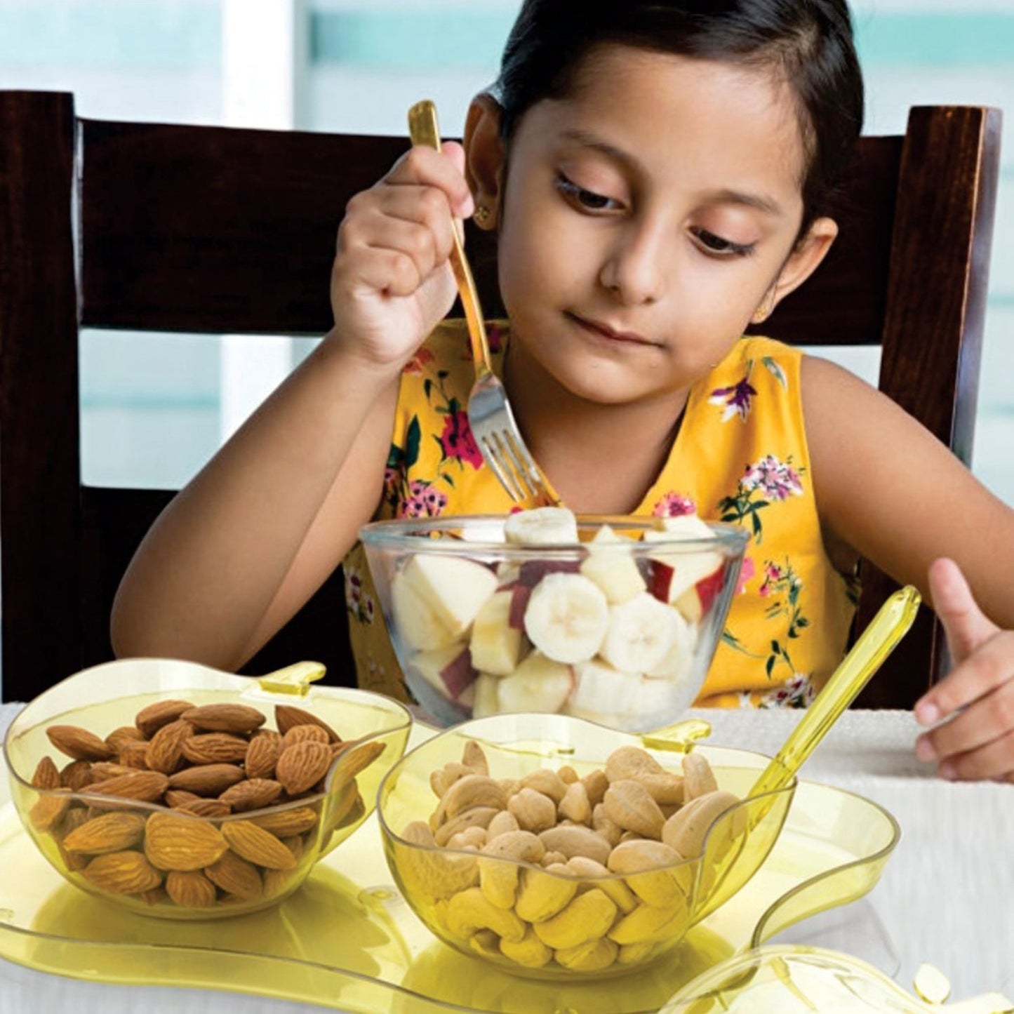 The complete apple shape serving set with all components neatly arranged.