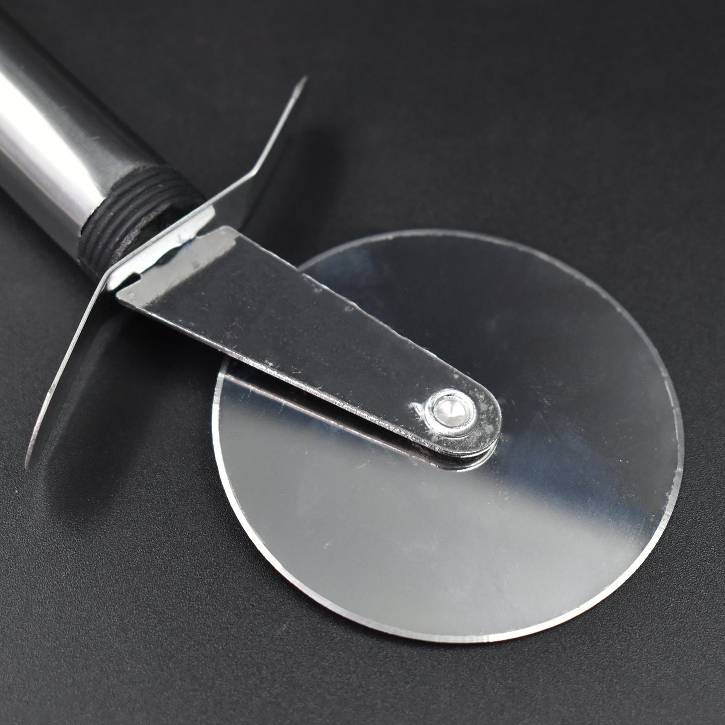 Professional-grade pastry cutter made from high-quality stainless steel.