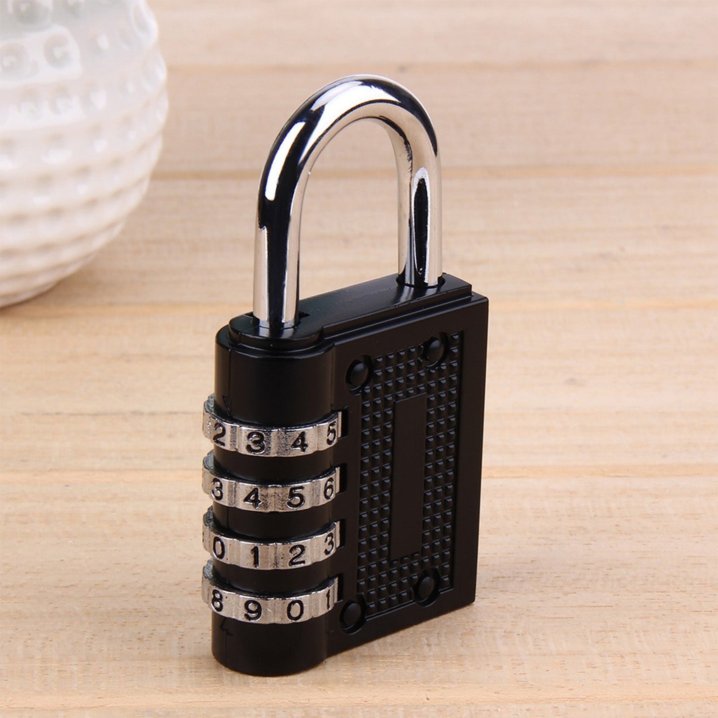 Front view of the AutoSafeo padlock, emphasizing its secure design.