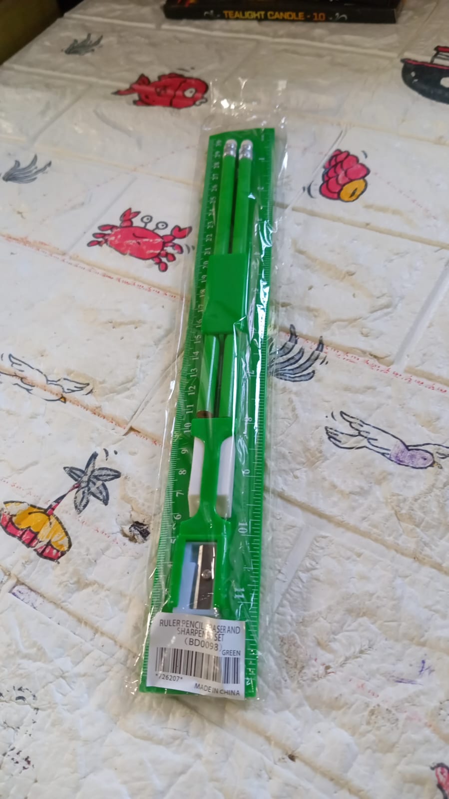 5-piece school supply set ready for academic tasks.