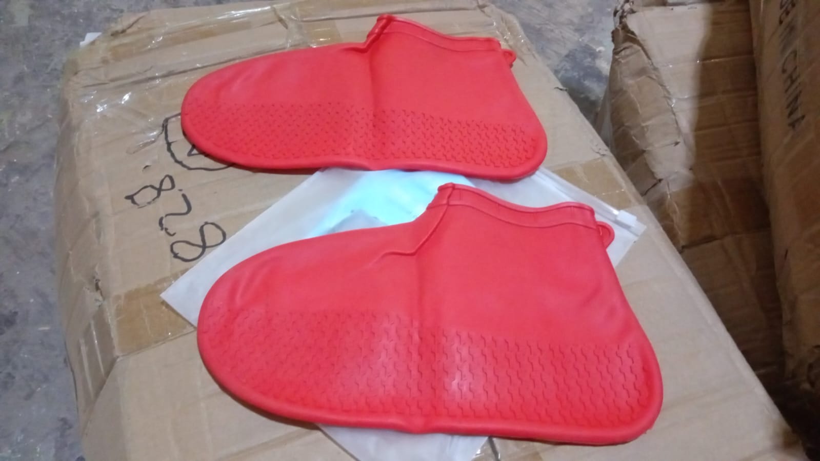 Portable waterproof shoe protector for travel